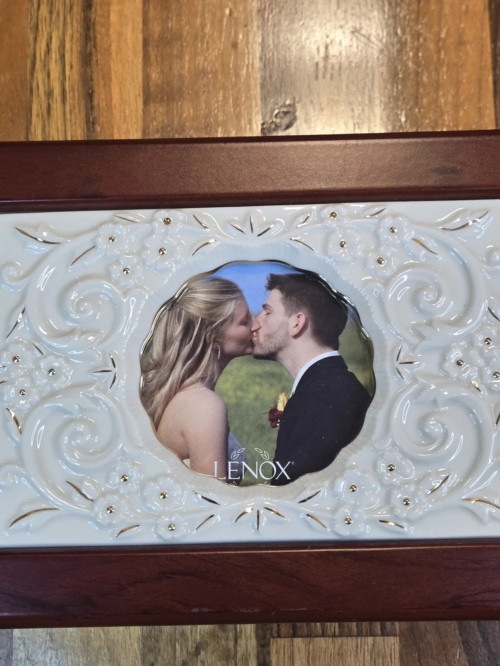 Lenox Cherished Memories Wooden Jewelry Box Picture Frame Lid Cream Velvet